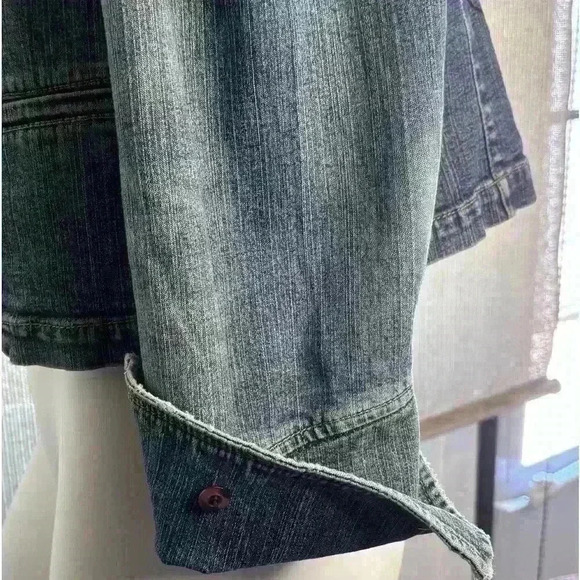 INC hand painted denim jacket, size M. With French sleeves; Military style - Picture 4 of 9